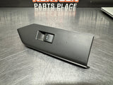 10-14 FORD MUSTANG PASSENGER SIDE WINDOW CONTROL SWITCH DR33-14A563-AAW #675
