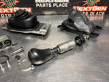2015 CAMARO SS SHIFTER ASSEMBLY WITH BOOT/ KNOB WHITE STICHING OEM #1450