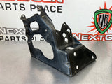 01-04 C5 CORVETTE LH DRIVER SIDE HEADLIGHT MOUNT BRACKET OEM 16523677 #VV887