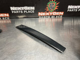 04 -06 PONTIAC GTO EXTERIOR B PILLAR WINDOW TRIM RH SIDE 92093112 OEM #1025