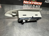 2007 C6 CORVETTE LH DRIVER WINDOW SWITCH LIGHT GREY OEM 10322620 10399464 #704