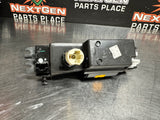 05-13 C6 CORVETTE ASHTRAY WITH HEATED SEAT SWITCHES 10335852 OEM #1038