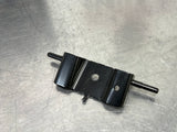 05-14 FORD MUSTANG REAR SEAT CENTER HINGE OEM 5R33-6360615-AA #393