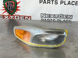 97-04 C5 CORVETTE FRONT LH TURN SIGNAL MARKER LIGHT OEM 16523617 #VV539