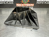 05-13 C6 CORVETTE 10352084 USED BATTERY TRAY OEM #704