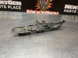 05-13 C6 CORVETTE RF PASSENGER SIDE FENDER TO BUMPER BRACKET 15230685 #1110