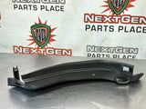 97-04 C5 CORVETTE LH SIDE SEAT BELT TRIM OEM 10426017 #428