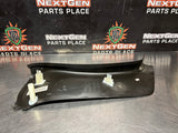 05-13 C6 CORVETTE RH PASSENGER SIDE FRONT LOWER B PILLAR TRIM OEM 15259173 #1407