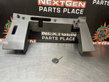 05-13 CORVETTE C6 GLOVE BOX TRIM 10318284 #1110