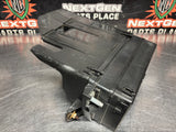 2001 C5 CORVETTE ENGINE UNDERHOOD FUSE BOX W/ BRACKET OEM 10443149 #1374