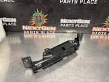 08-09 PONTIAC G8 GT RH PASSENGER SIDE BUMPER BRACKET 92263446 OEM #1423