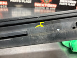 04 -06 PONTIAC GTO EXTERIOR B PILLAR WINDOW TRIM LH SIDE 92093111 OEM #1027