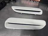 2008 PONTIAC G8 GT HOOD SCOOP VENTS WHITE OEM #1423
