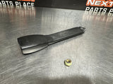 1997-2004 C5 CORVETTE SEAT BELT RECEIVER RH OEM #734