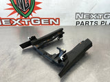 08 - 09 PONTIAC G8 LOWER RADIO BEZEL TRIM 92169620 #391