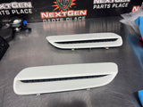 2008 PONTIAC G8 GT HOOD SCOOP VENTS WHITE OEM #1423