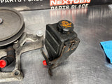 97-04 C5 CORVETTE POWER STEERING PUMP RESERVOIR/ BRACKET OEM #1433
