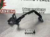 2015 CAMARO SS FRONT RIGHT BUMPER BRACKET OEM #369