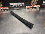 04 -06 PONTIAC GTO EXTERIOR B PILLAR WINDOW TRIM RH SIDE 92093112 OEM #1438