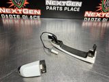 2016 CAMARO SS RH PASSENGER SIDE DOOR HANDLE WHITE OEM #795
