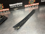 04 -06 PONTIAC GTO EXTERIOR B PILLAR WINDOW TRIM RH SIDE 92093112 OEM #1025
