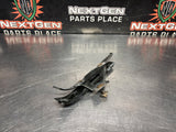 05-13 C6 CORVETTE RF PASSENGER SIDE FENDER TO BUMPER BRACKET 15230685 #1407