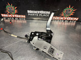 2015 CAMARO SS CLUTCH PEDAL WITH BRACKET and LINE OEM 92233497 #1450