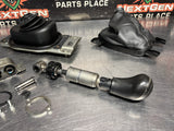 2015 CAMARO SS SHIFTER ASSEMBLY WITH BOOT/ KNOB WHITE STICHING OEM #1450