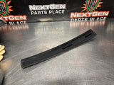 04 -06 PONTIAC GTO EXTERIOR B PILLAR WINDOW TRIM LH SIDE 92093111 OEM #1438