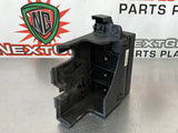 01-04 C5 ENGINE FUSE BOX WITH BRACKET 10316193 OEM #361