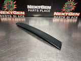04 -06 PONTIAC GTO EXTERIOR B PILLAR WINDOW TRIM LH SIDE 92093111 OEM #1027