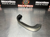2009 CHEVY SILVERADO LTZ 2500HD LH DRIVER SIDE INTERIOR DOOR GRAB HANDLE OEM 718
