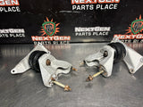2005 CADILLAC CTS-V ENGINE MOUNT BRACKET SET LH RH DRIVER AND PASS SIDE OEM 1587