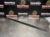 04-06 PONTIAC GTO DRIVER SIDE LH DOOR TO WINDOW WEATHER STRIP SEAL OEM #1438