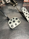 2004 PONTIAC GTO BRAKE/ GAS PEDAL ASSEMBLY OEM #1438