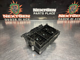 2006 CHEVY SILVERADO 6.0 GAS FUSE RELAY BOX 15115615-02 OEM #4059