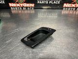 2004 CADILLAC CTS-V RH PASSENGER INTERIOR DOOR HANDLE BEZEL 25752962 OEM #1467