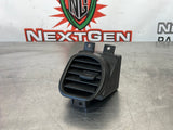 97-04 C5 CORVETTE DASH VENT RH OUTER 10406516 OEM #VV633