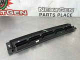 08-09 PONTIAC G8 UPPER DASH VENT PANEL W SUN LOAD SENSOR  92181518 OEM #417