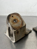 97-04 C5 CORVETTE MOTOR MOUNT BRACKET PEDESTALS 10260642 10260643 #174